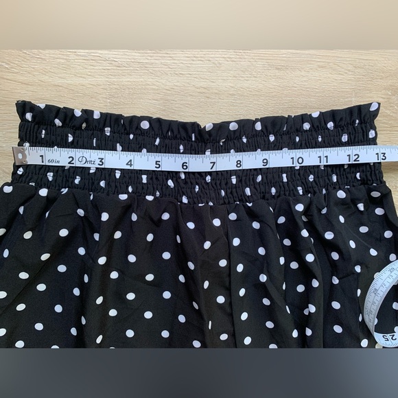 🦂Women’s Black W/White Polka Dots High Waisted, Wide Leg Pants. Sizes M & L - Picture 8 of 11